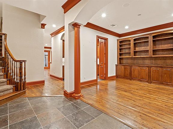 5th image of 1512 Main St