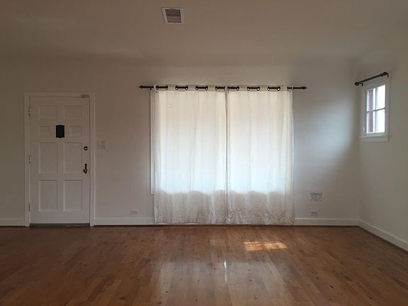 3rd image of 2749 Granville Ave