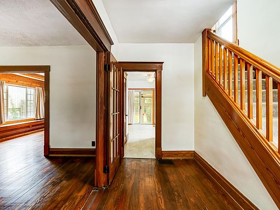 5th image of 3129 Clifford Ave