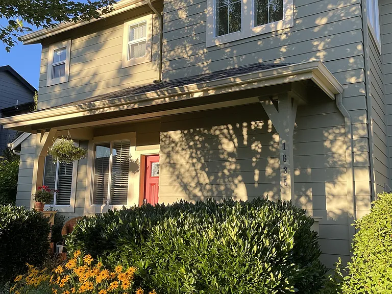 1635 Hamlet Ln — Photo 25