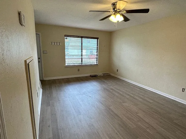 301 S Lipona Rd #24 — Photo 7