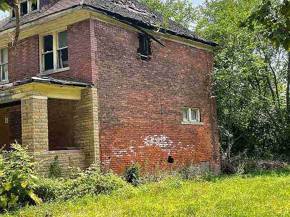 3323 Hogarth