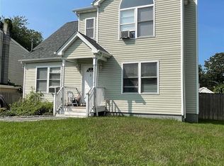 3 Harrison Dr, Shirley, NY 11967