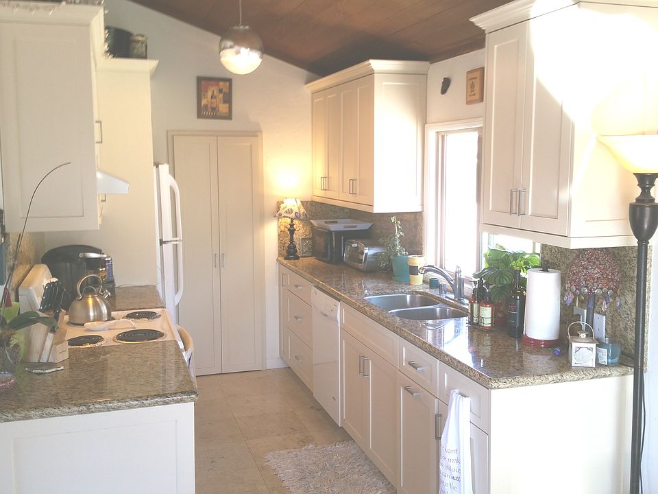 1st image of 250 6th St APT 4