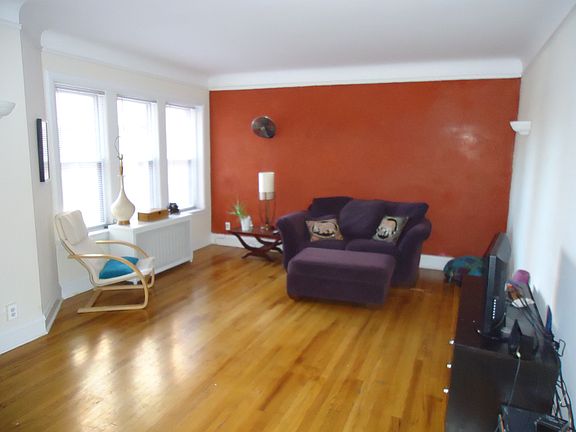 2nd image of 2425 W Pratt Blvd