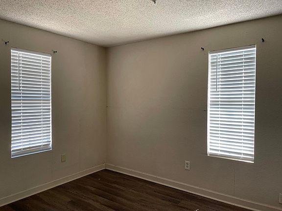 4th image of 1103 F Ave