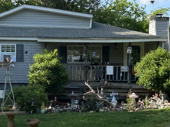 649 Draughon Dr, Greenbrier, TN 37073