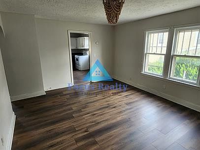 4th image of 523.5 N Broad St