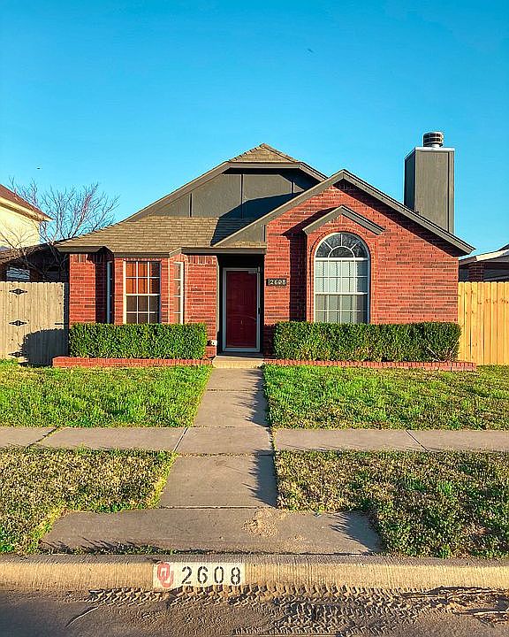 1st image of 2608 Briarcliff Dr