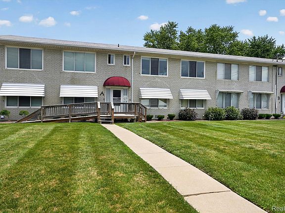 2nd image of 27094 Sandy Hill Ln
