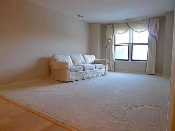 5th image of 455 Dayton Ave APT 205