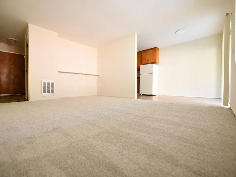 2537 Regent St — Photo 3