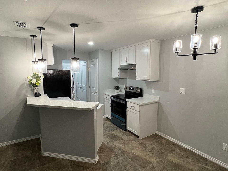 1st image of 2120 Southridge
