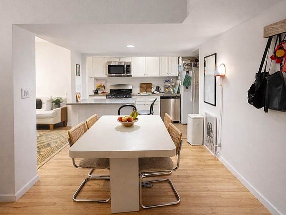 5th image of 18 W 69th St APT 2B