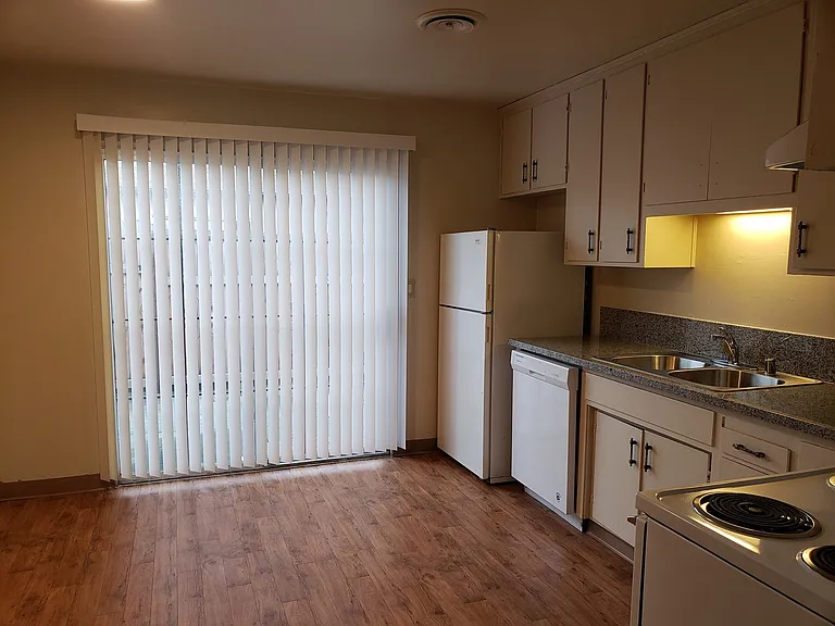 3028 Carver Rd — Photo 1