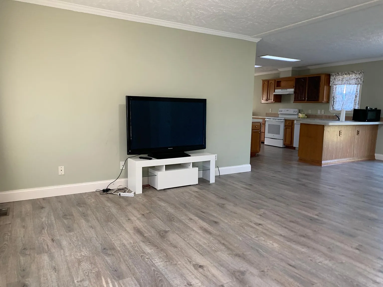 3 bed, 1456 sqft, $2,200 — Photo 4