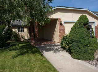 102 Tamarron Ln, Pasco, WA 99301