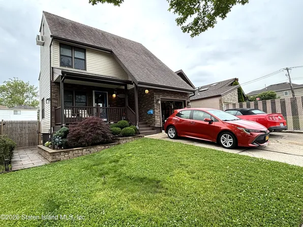 203 Heffernan St, Staten Island, NY 10312
