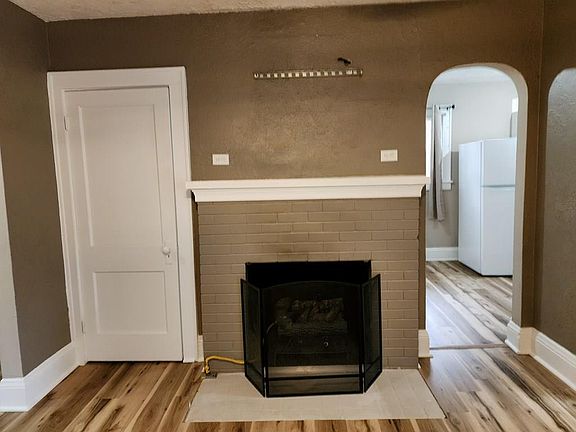 5th image of 105 Edgewood Dr