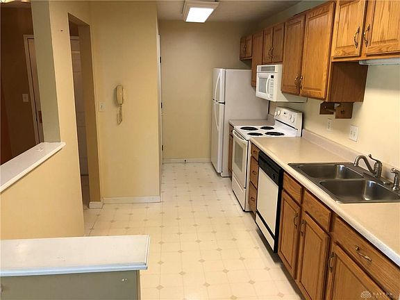 4th image of 3043 Cumberland Ln APT 102