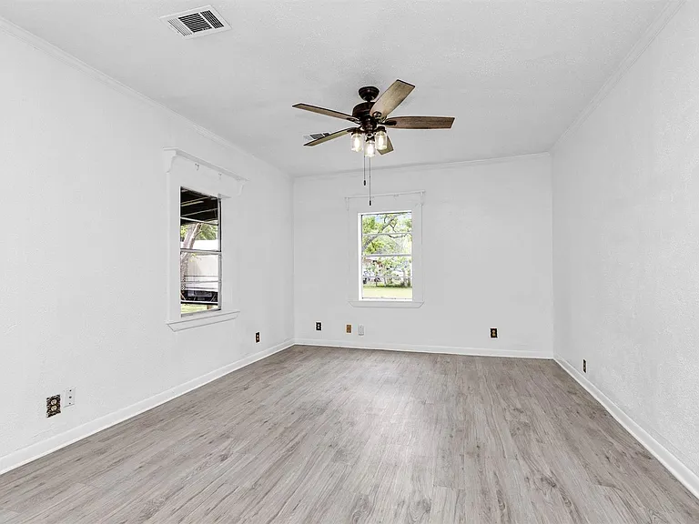 19355 Forest Lane Cir — Photo 9