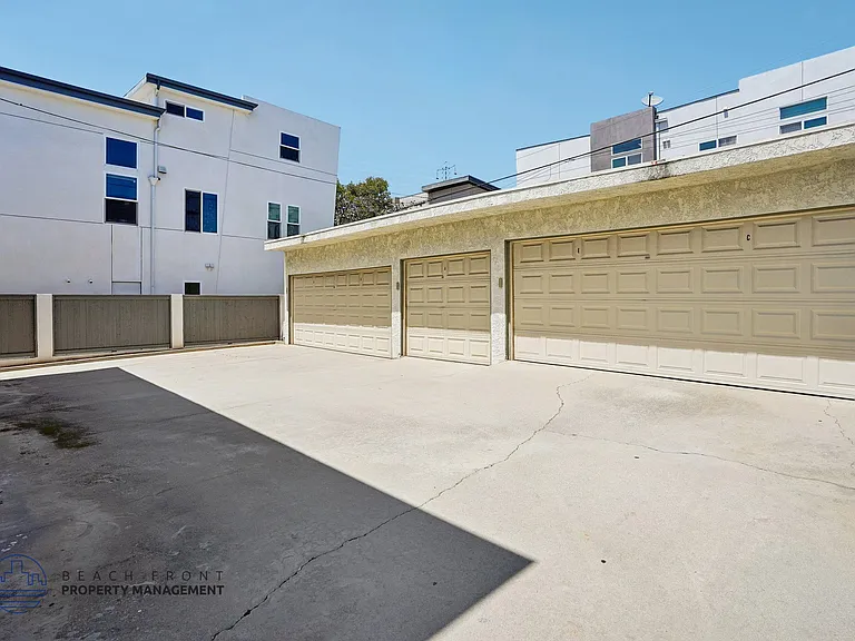 2521 Mathews Ave — Photo 11