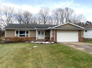 567 Meadowlane Dr, Cleveland, OH