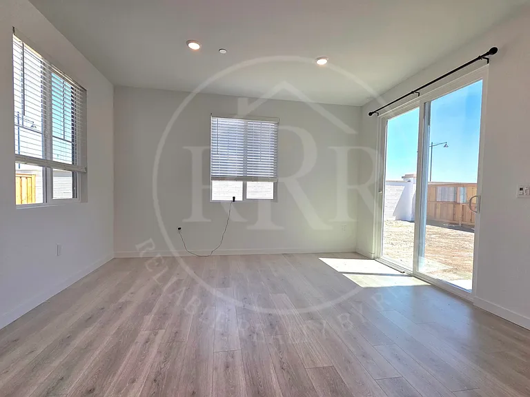 16464 Barnett Ct — Photo 6