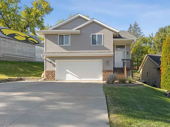 804 10th Avenue Pl, Coralville, IA 52241