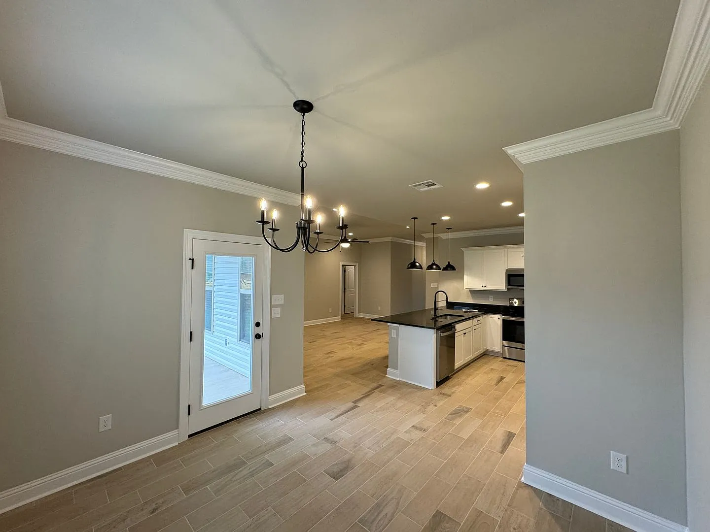 Half off first full month rent!! Like New Construction in Haughton... — Photo 3