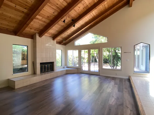2460 Agnes Way, Palo Alto, CA 94303