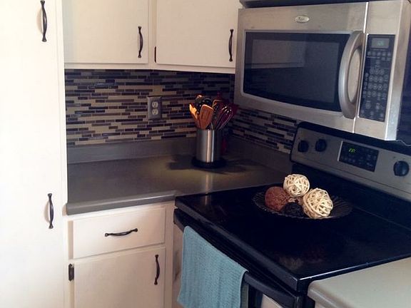 3rd image of 147 Greenwich Ave
