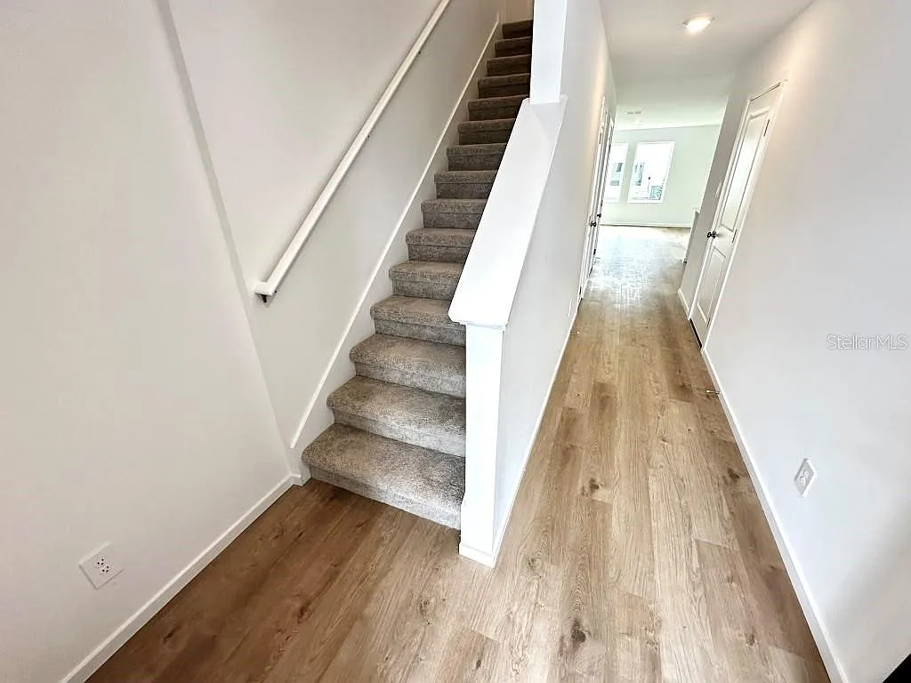 3 bed, 2.5 bath, 1460 sqft, $1,990 — Photo 4