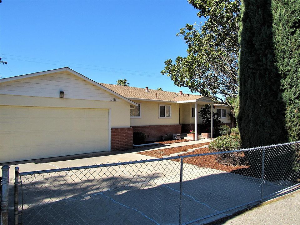 1st image of 15851 Derby Ln
