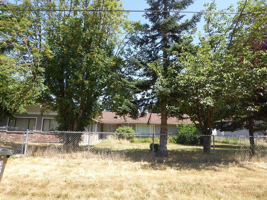 1st image of 2213 E 67th St