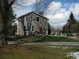 64 Ellicott Rd, West Falls, NY 14170