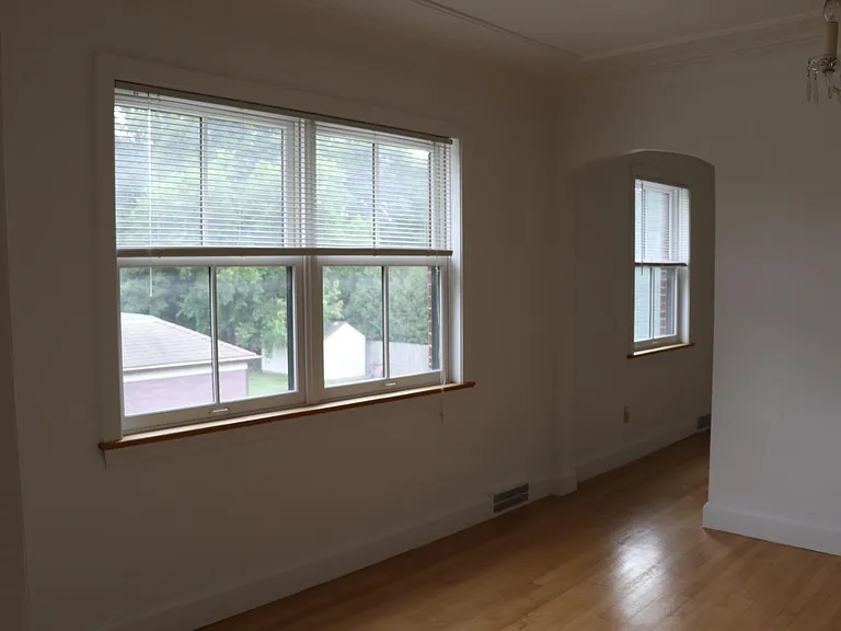221 Green Ave #2 — Photo 3