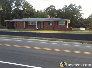 1555 Seabrook Rd, Fayetteville, NC 28301