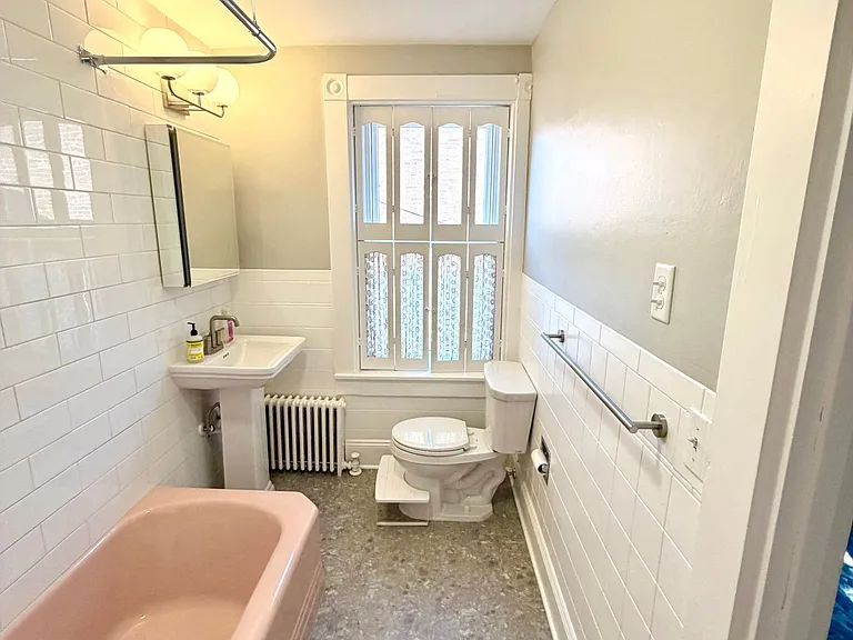 729 E Orange St — Photo 25