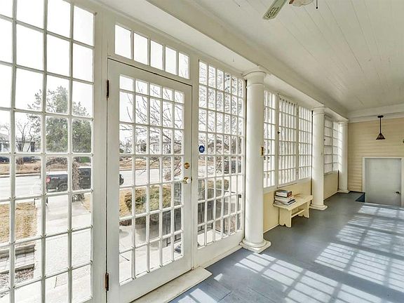 5th image of 134 S 3rd St SW