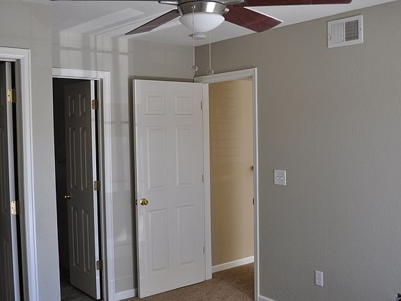 Master Bedroom with en suite bath