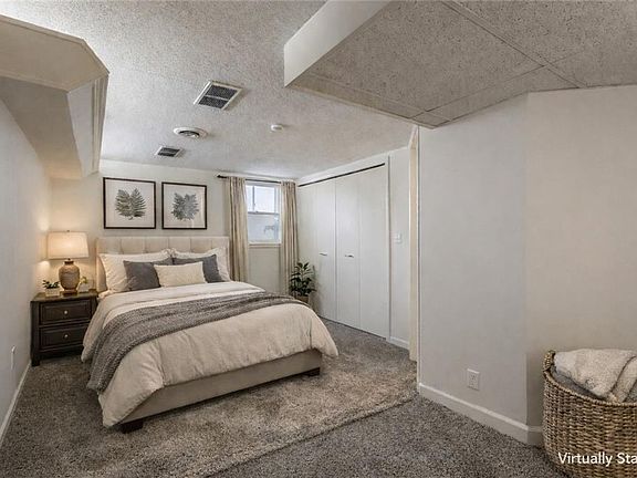 4th image of 508 W 96th Ter