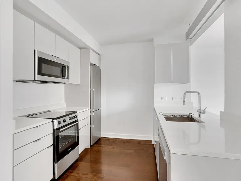 400 W 113th St #1505 — Photo 7