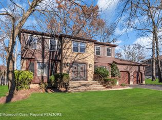 26 Shilling Rd, Manalapan, NJ 07726