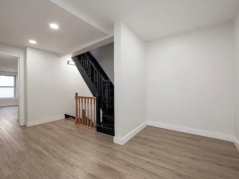 228 E 51st St #3 — Photo 16