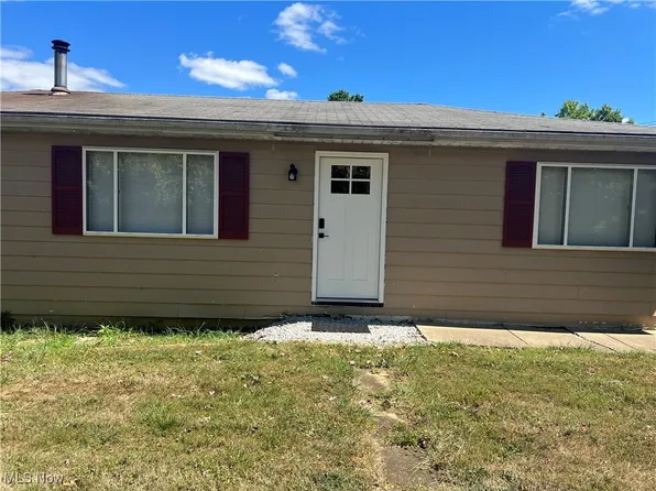 52221 Buena Vista Dr, Saint Clairsville, OH 43950