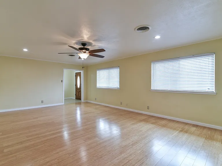 7233 Overhill Rd — Photo 8