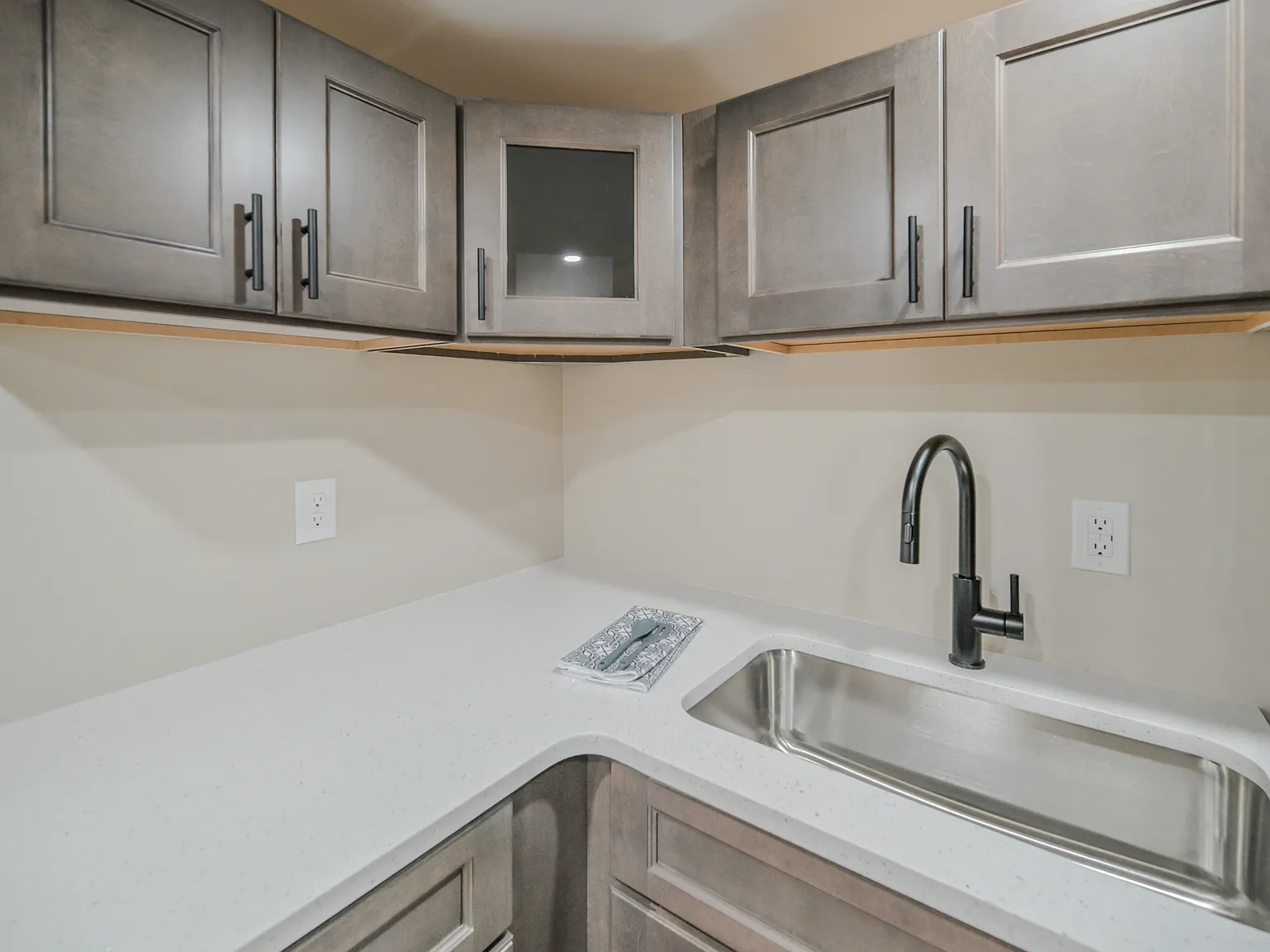2 bed, 682 sqft, $1,195 — Photo 4