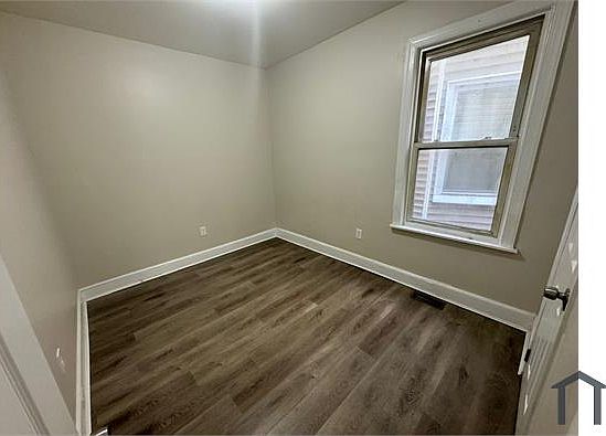 3rd image of 36 N 18th St Floor 1