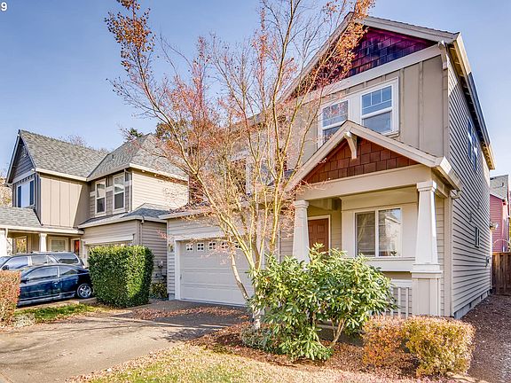 2nd image of 784 NE Caden Ave